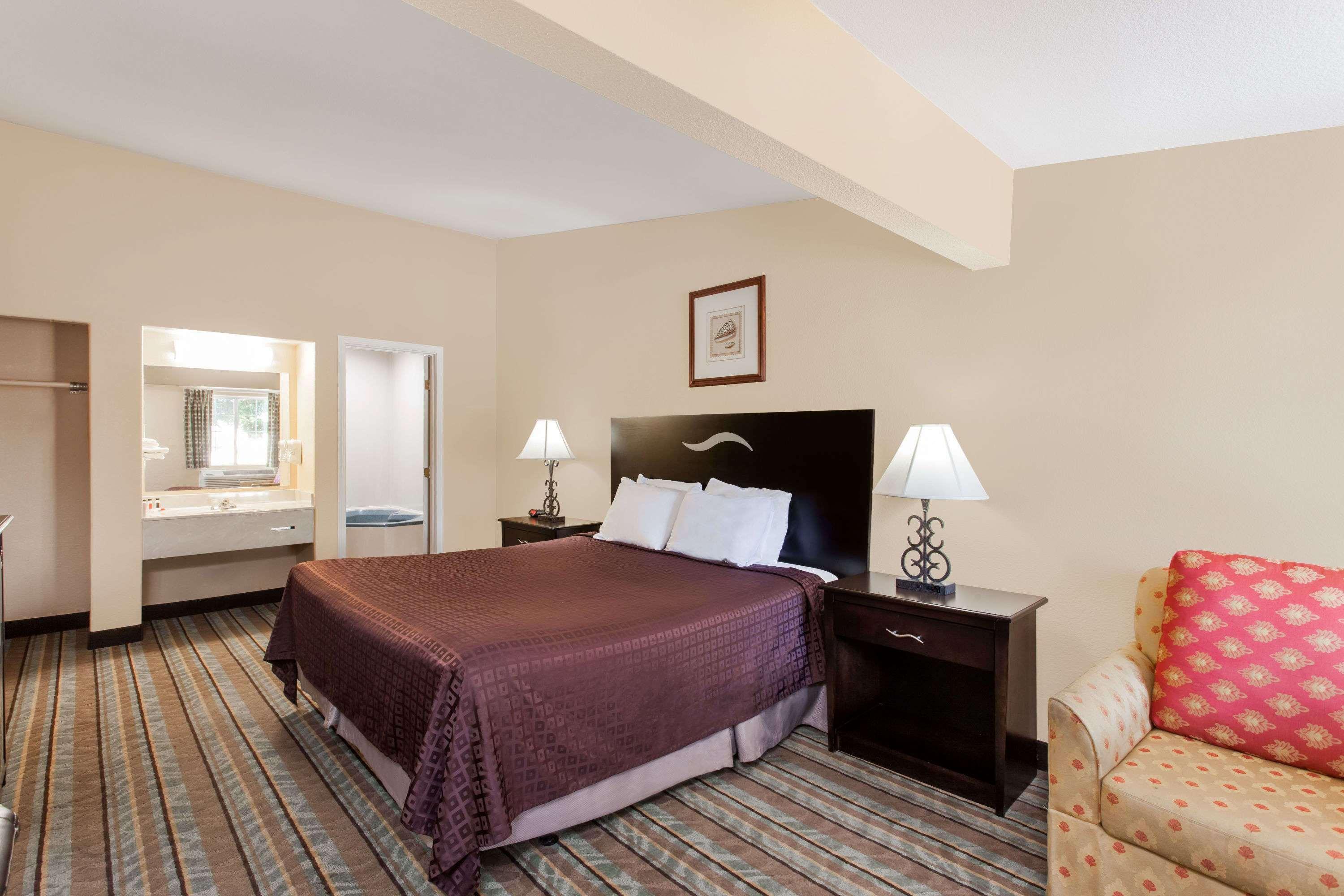 Travelodge By Wyndham Seaworld 2*